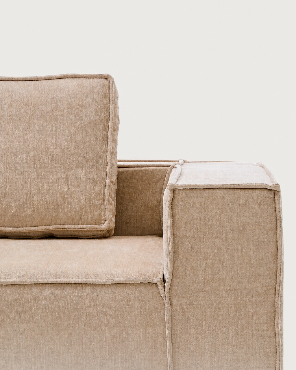 Bowie 3-Seater Modular Chaise Longue Sofa in beige fabric, close-up of armrest
